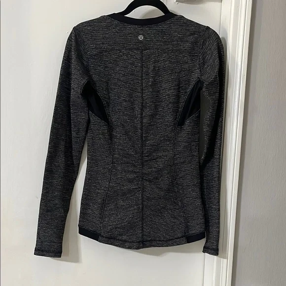 Lululemon Athletica Gray Fitted Ruched Long Sleeve Tee - Picture 7 of 12
